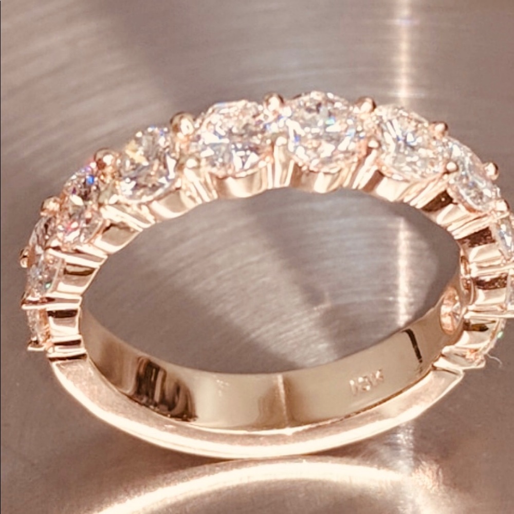 Beautiful eternity diamond ring 3.10 tcw 18k  10